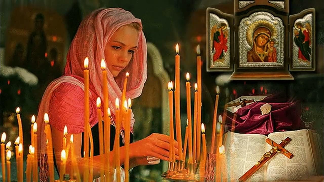 Красивые девушки в церкви