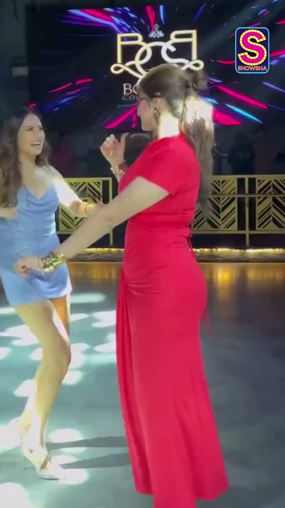 Sargun And Ayesha Are Grooving Together Setting The Dance Floor On Fire | N18S | #trending