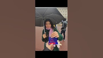 Connect 4 With Strangers. Cheeky Game At Buckingham Palace 🏰🫡. #connect4 #reels #challenge #viral