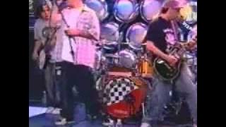Charlie Brown Jr - Pipeline & Onde Está o Mundo Bom? (Jornal da MTV 2007)