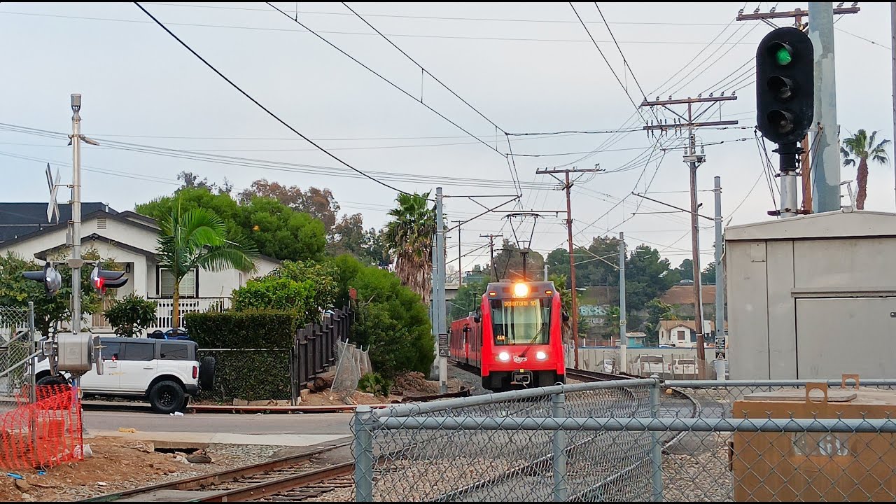 30-Year Old MTS Trolley Signal With Brand New #railroadcrossing Signals (Imperial Ave & Francis St)