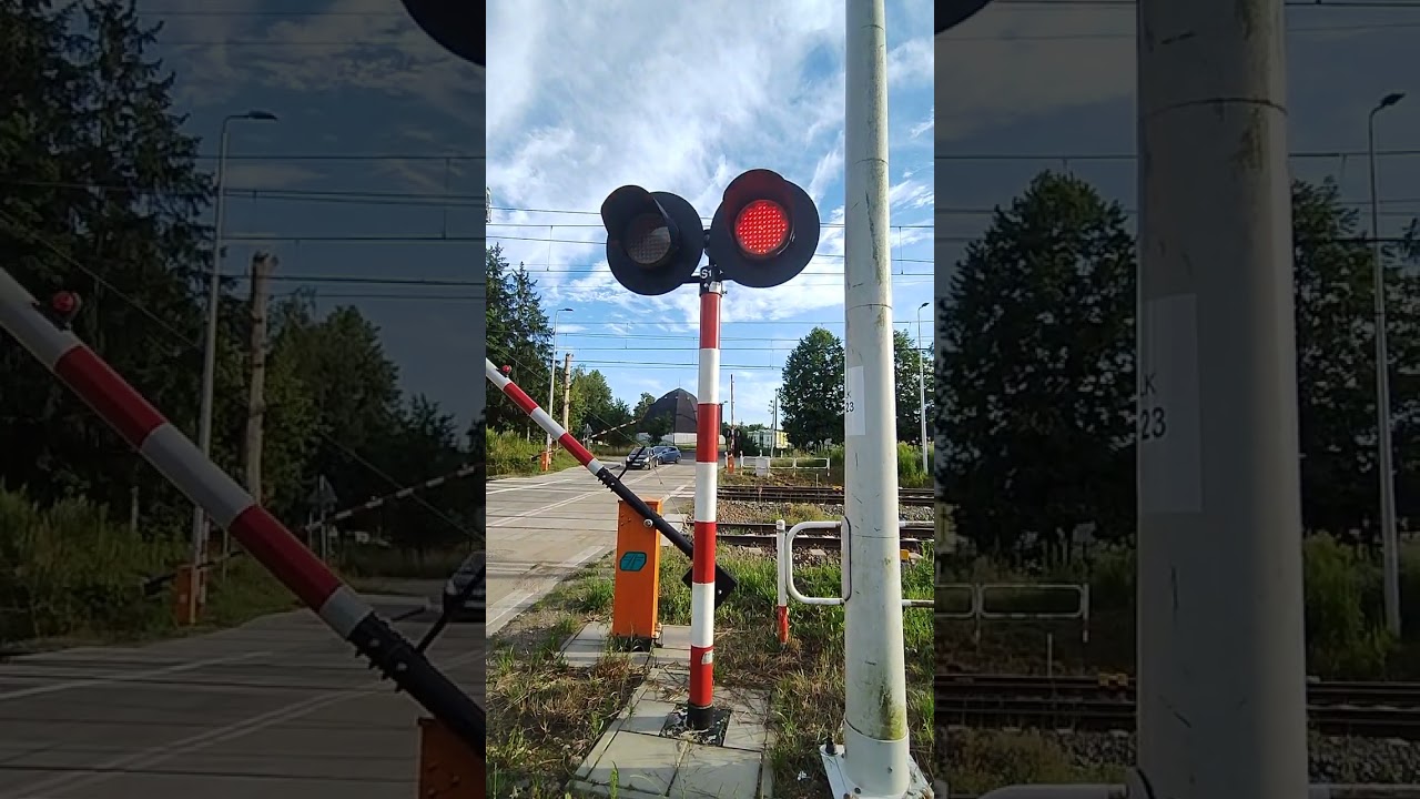 Przejazd kolejowy przy stacji Olsztyn Gutkowo#2,+2 przeloty. ( Niebezpieczna sytuacja)