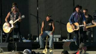 Video thumbnail of "Big & Rich :: 8th Of November - Live from Winstock 2016"