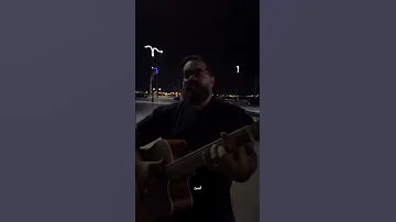 وانا بشحت ب الجيتار 