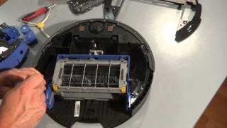 Видео How to Remove and Replace Modules on the iRobot Roomba 700 Series (автор: TheiRobotChannel)