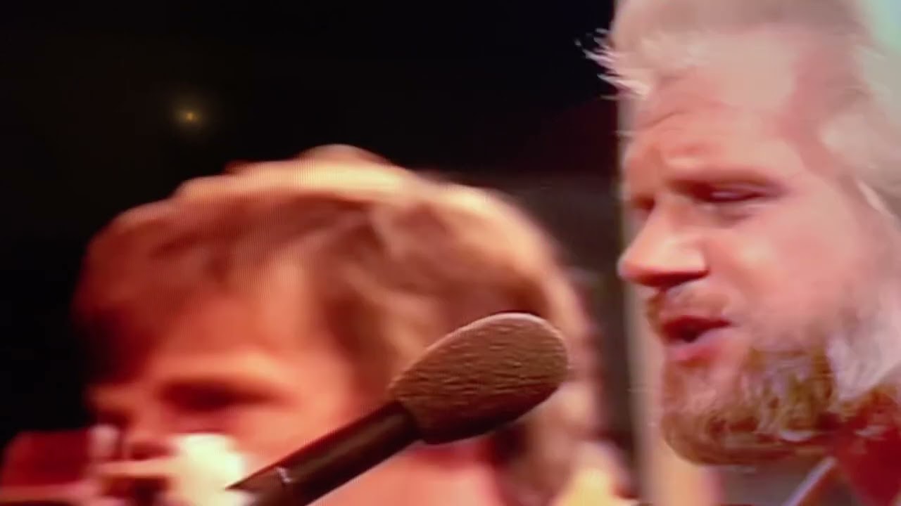 The Corries - Lock The Door Lariston