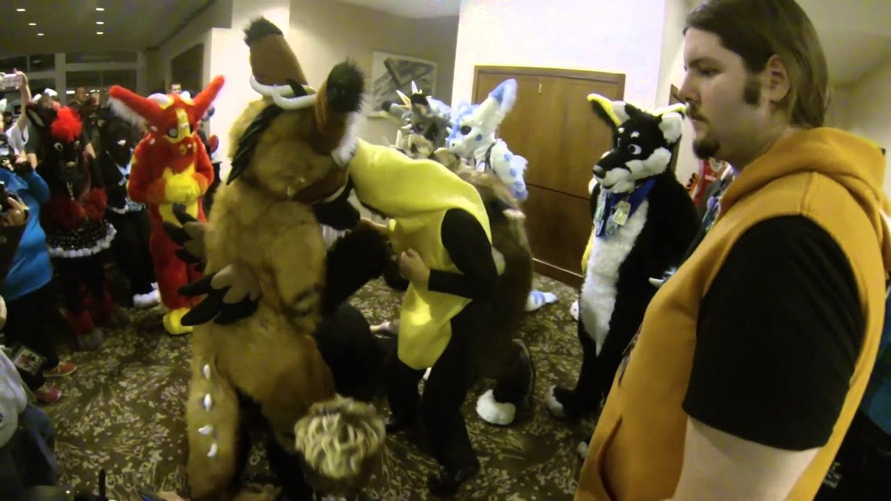 Anthrocon 2014 - Banana mauling OFFICIAL - YouTube