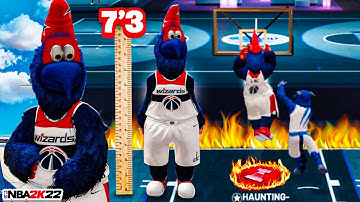 *NEW* 7’3 2 WAY PLAYSHOT is a VC GLITCH in STAGE.. MASCOTS + BEST BUILD on the 1V1 COURT NBA 2K22