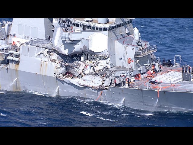 米海軍のイージス駆逐艦とコンテナ船が衝突 - YouTube