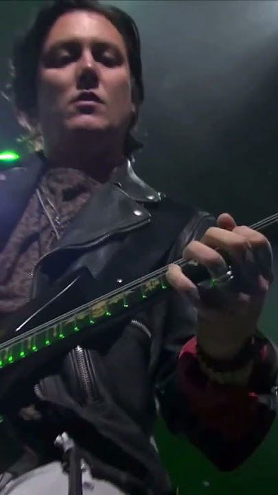 The Stage Solo by Avenged Sevenfold (live)