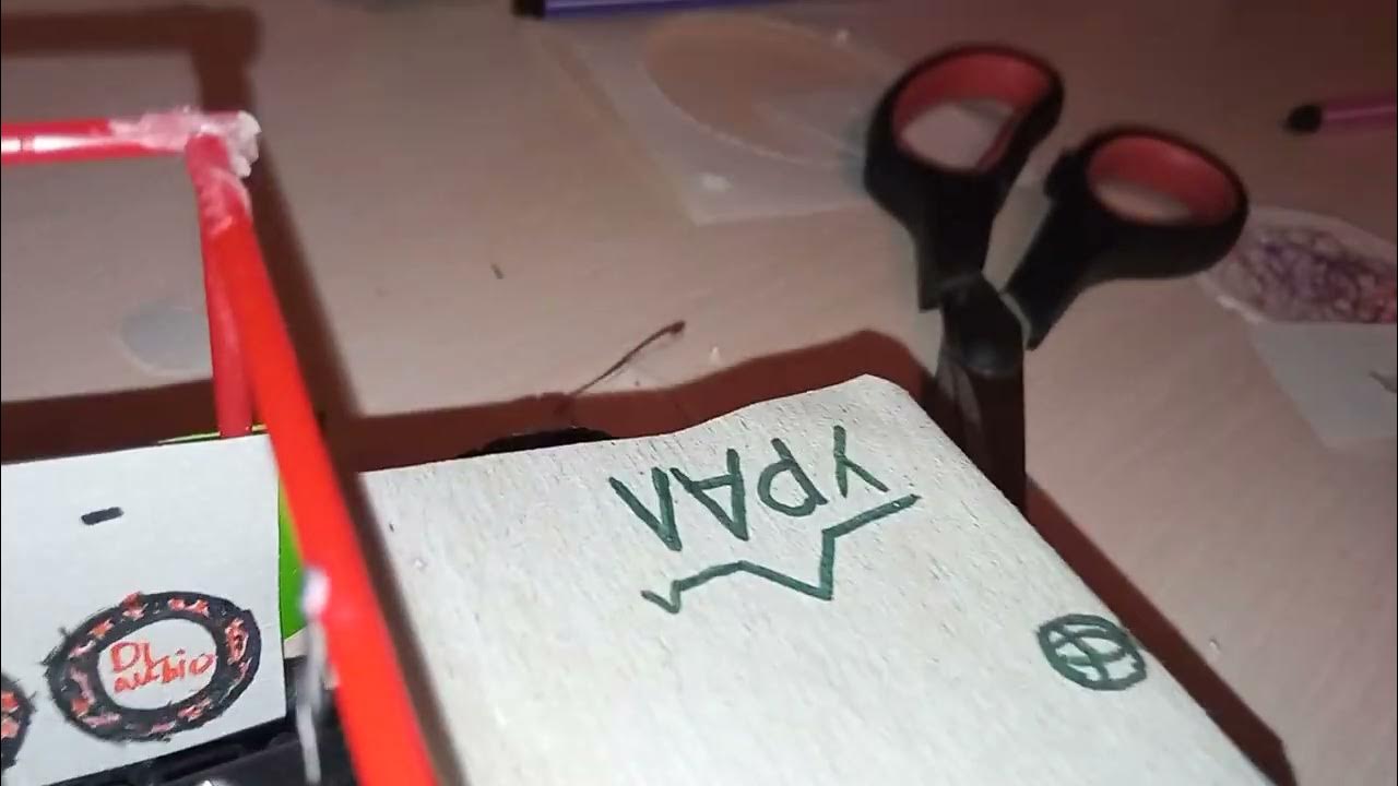 Что делать с марком. Щекотка марко. Что делать с марком. Бумажные куклы лол малинка пружинка канал. Как сделать свою марку.