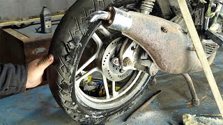 видео: 🛵 Скутер с МЕТАЛЛОЛОМА 🔥 Часть 5 | Ремонт троса газа, заднего колеса и подшипника вилки, тормоза ⚙️🔧 картинка: 🛵 Скутер с МЕТАЛЛОЛОМА 🔥 Часть 5 | Ремонт троса газа, заднего колеса и подшипника вилки, тормоза ⚙️🔧