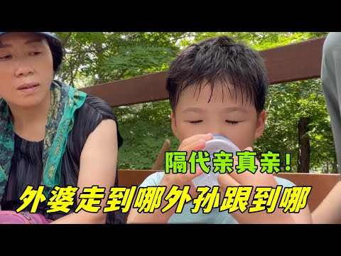 兒子太喜歡韓國外婆，爬山也要一起：我是每天要走一萬步的寶寶！