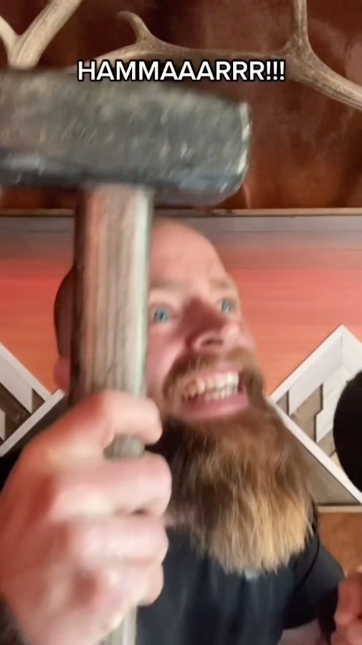 Would you want to workout with hammars?! ???⚒️ https://www.apprabbit.com/tank