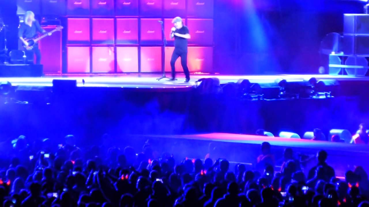 AC/DC Live in Winnipeg - Hells Bells - YouTube