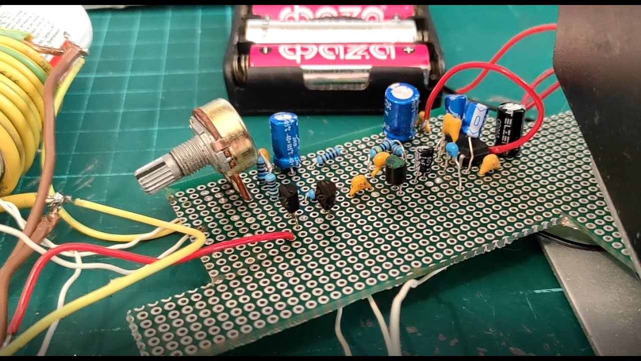Регенеративный приемник "Ванюша" на макетке-коленке - YouTube