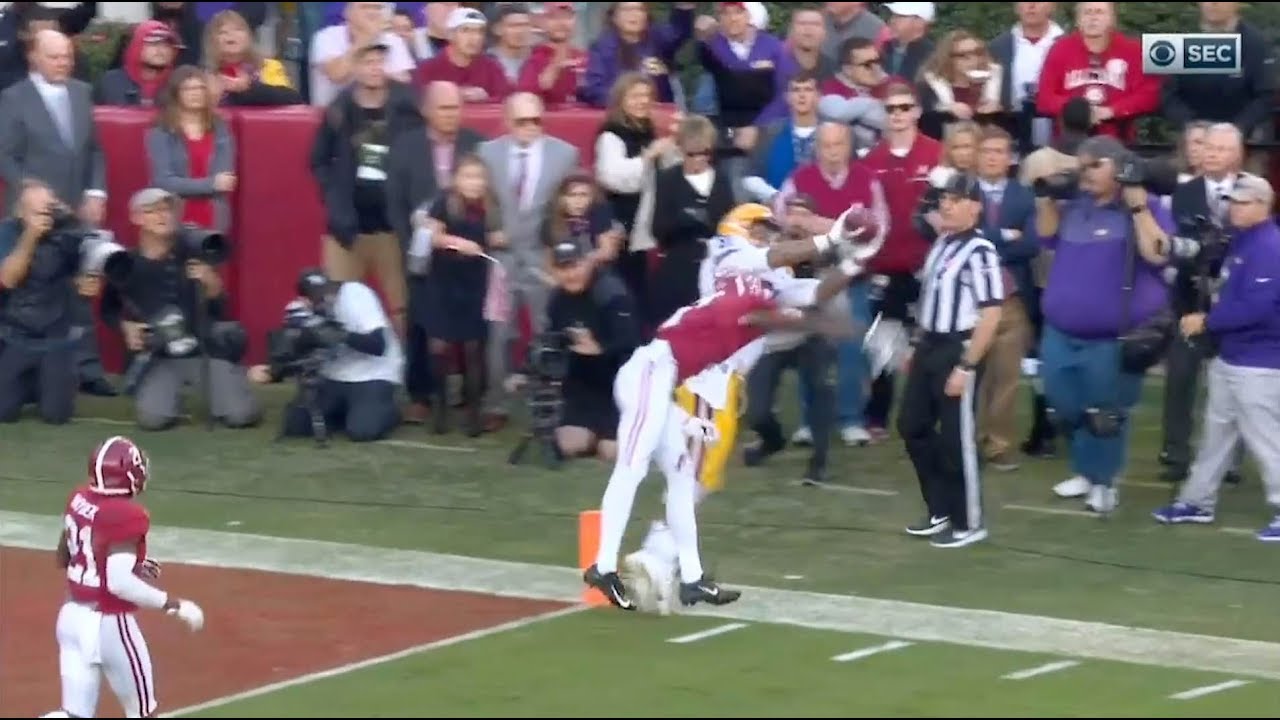 Randy Moss' Son Thaddeus Moss Makes Ridiculous Sideline Catch vs. Alabama