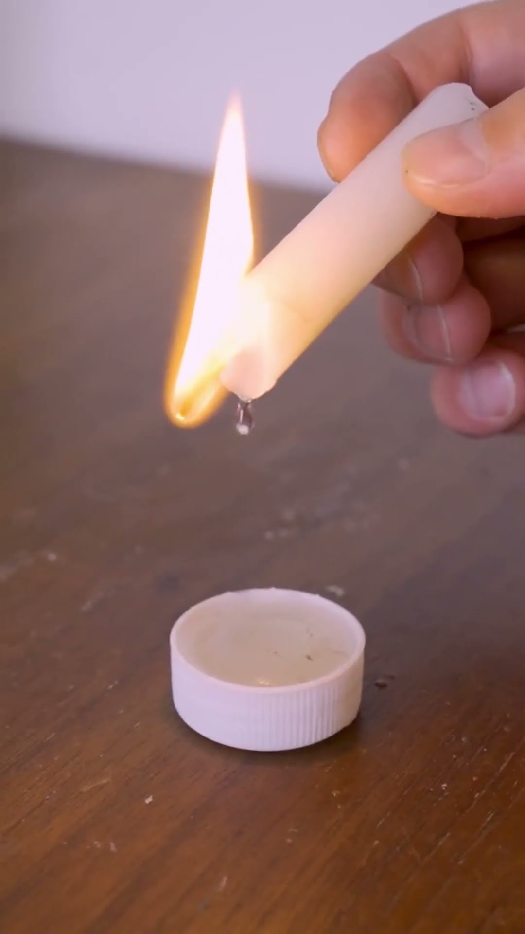 The Genius Son Used A Candle To Unscrew The Screw! It's Amazing!