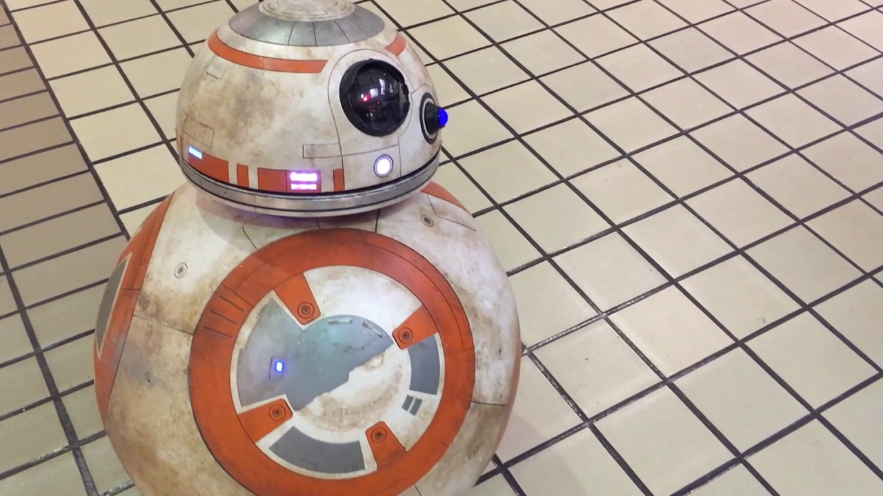 BB8 at the mall