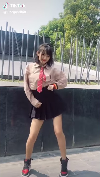 Cute Japanese girl dance