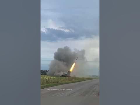 НАШІ АРТИЛЕРИСТИ ПРАЦЮЮТЬ З БМ-21 «ГРАД» ПО КАЦАПАМ! - YouTube