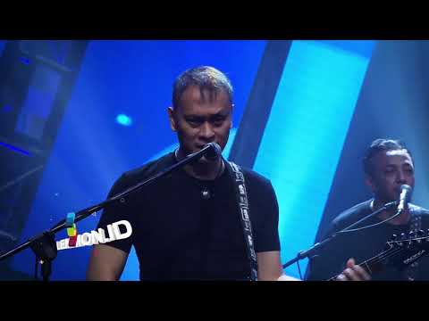 Andra And The BackBone - Main Hati