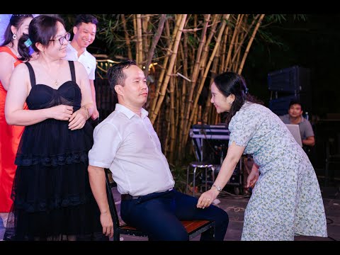 clip hot team building cửa lò