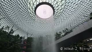 Floating Light &amp; Water | Abstract Reflections from Jewel Changi Airport