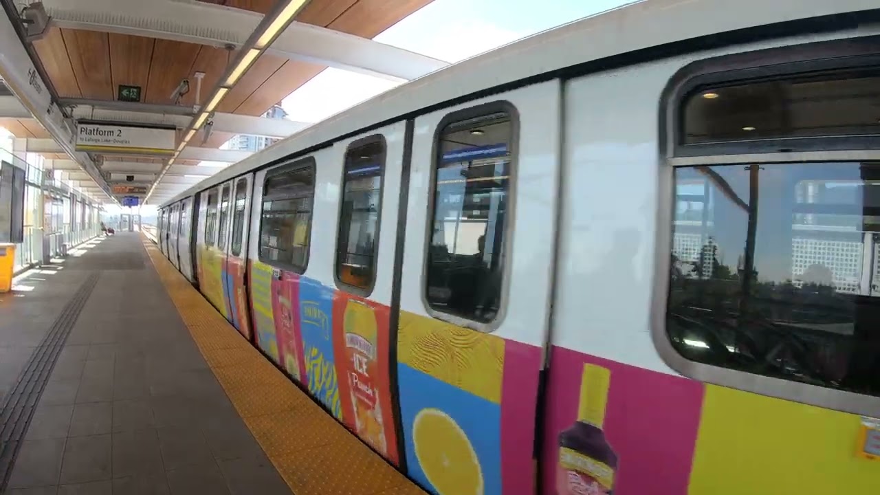 [4K/60 FPS] Mk II leaving Burquitlam Station | Millennium Line | Skytrain