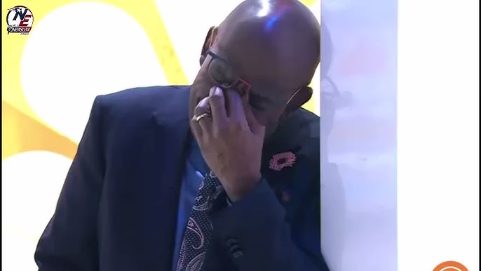 Al Roker Roasts Bizarre 'Phone Umbrella' on Today Show Shopping Segment - YouTube