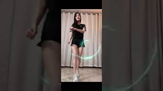 Makhna shuffle by korean girl ️ Credit:@sassykassy  #shorts #makhna