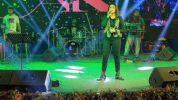 Akriti Kakkar Live