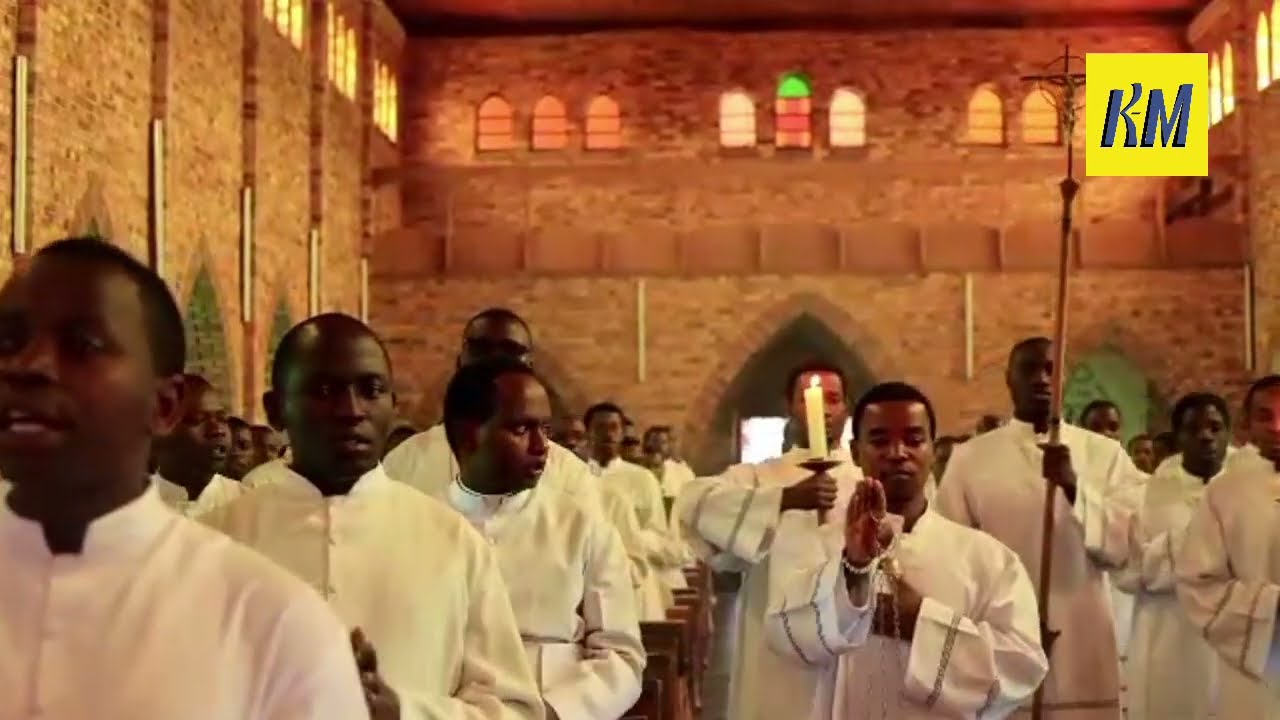 Seminari Nkuru ya Nyakibanda mu byishimo by'Umunsi mukuru wa karoli Boromewo yisunze