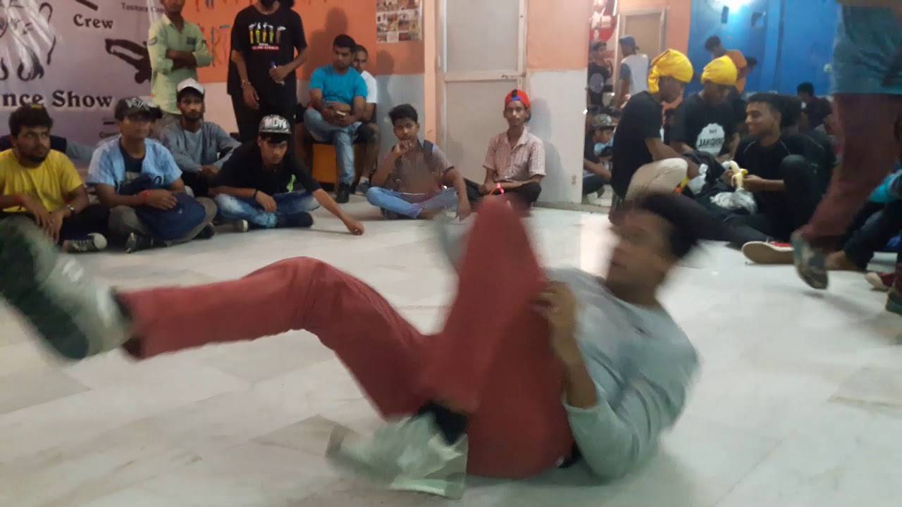 bboy soul rock (all-mighty crew ) vs bboy suraj (8hindus) smoke cypher top8
