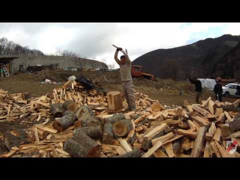 შეშის დახეთქვა ბევრეთის მონასტერში