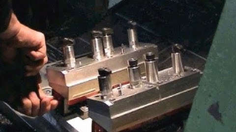 QUICK CHANGE MACHINING CENTER FIXTURE DESIGNS