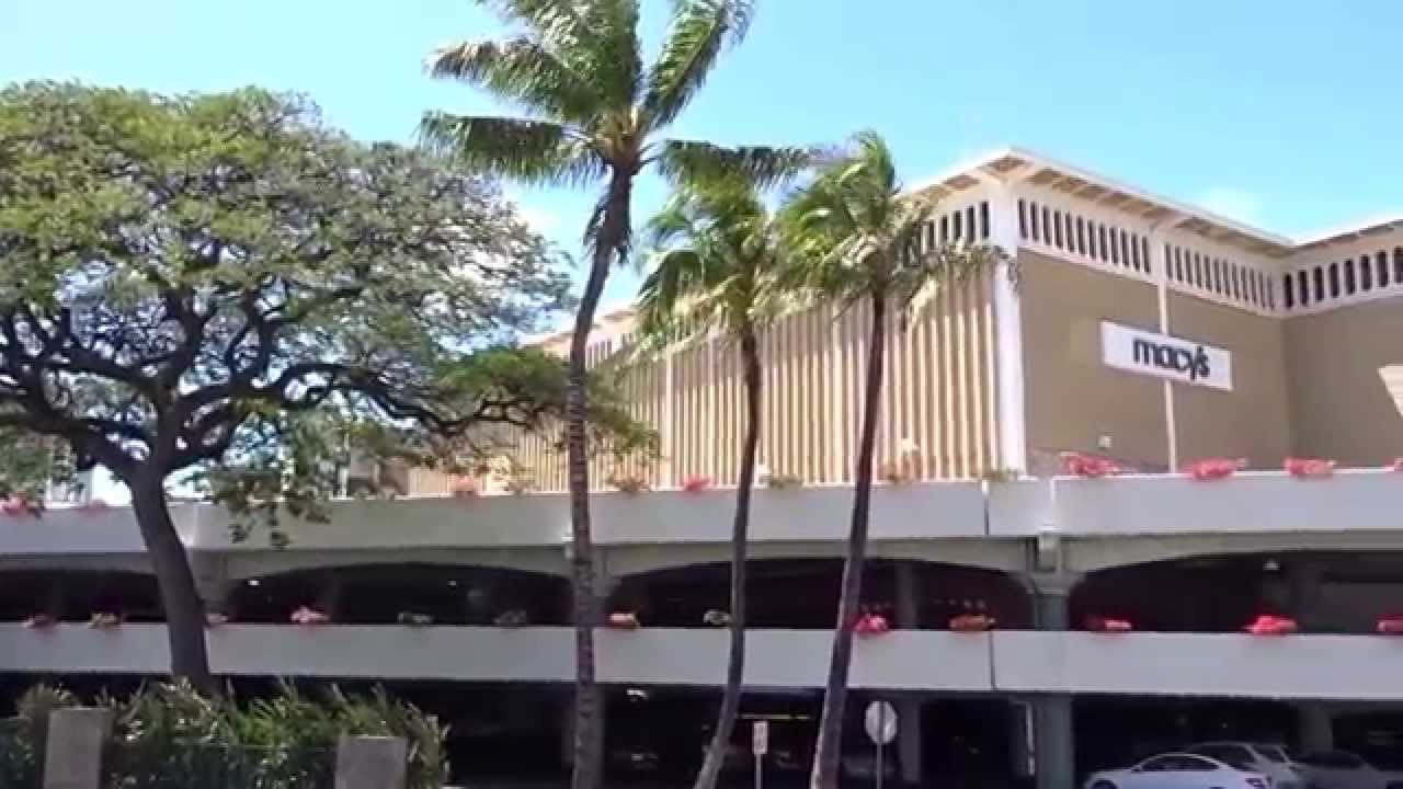 waikiki trolley pink line double decker bus ala moana shopping center