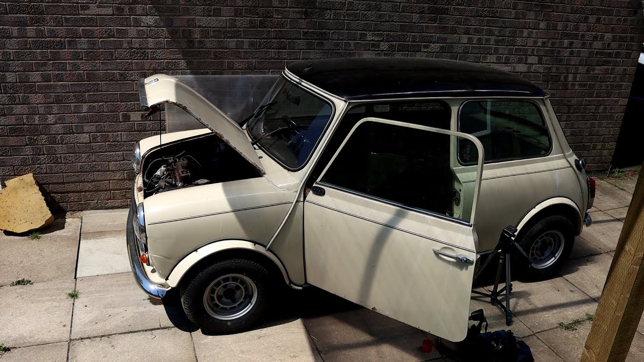 Реставрация классического Mini Mayfair 1982 года. Снятие рычага подвески.