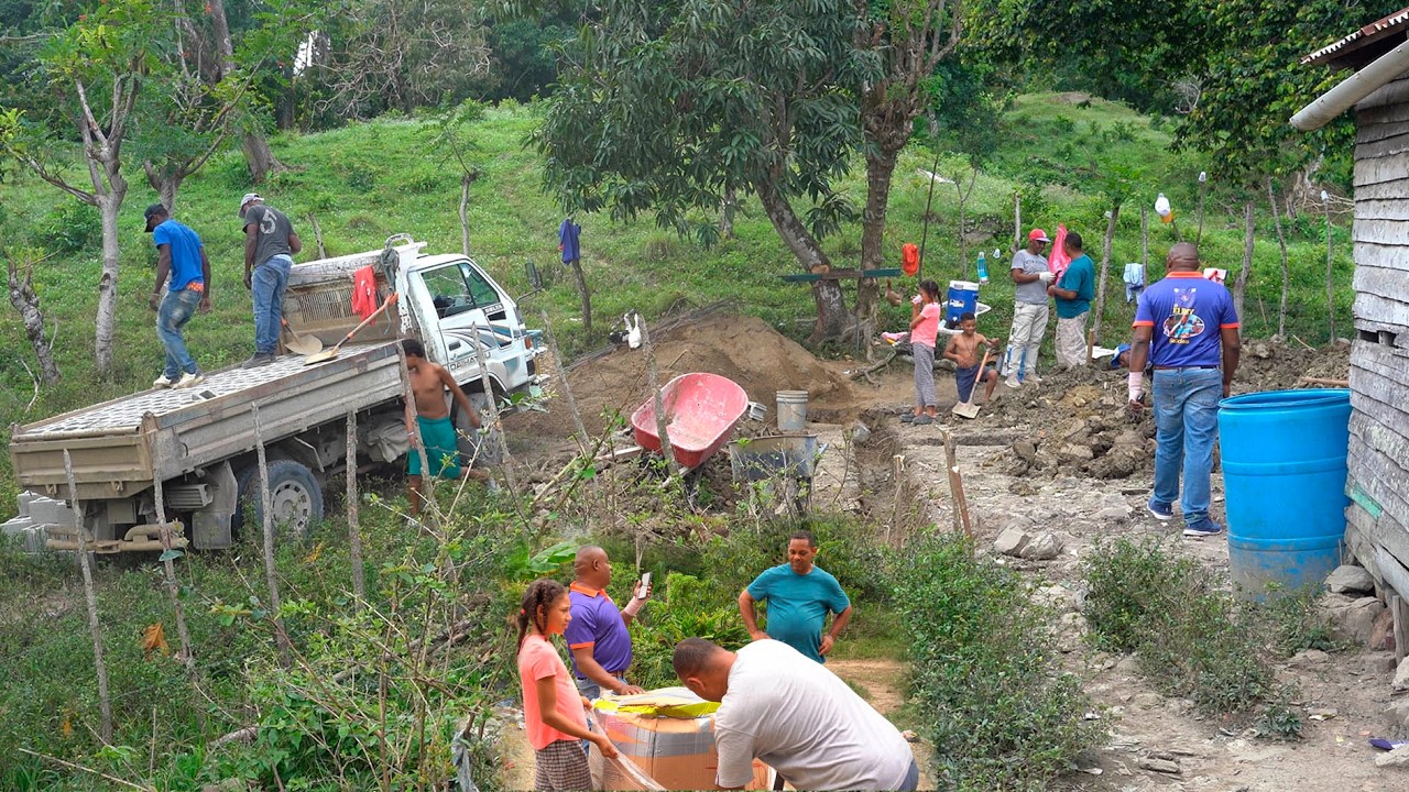 Seguimos Construyendo la Casa del Gallo, La Familia de los 19, La Vida del Campo