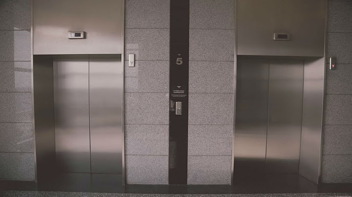 Esto es lo que no debes hacer si te quedas atrapado en un ascensor