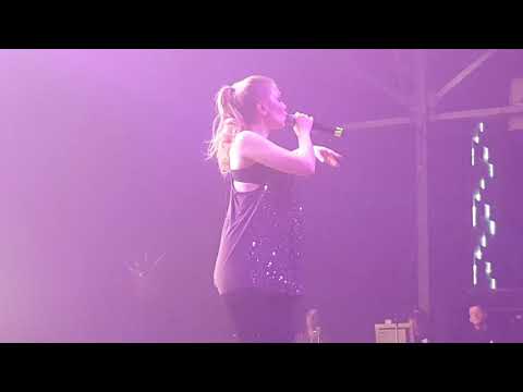 Оксана Почепа (Акула) - Подруга (6 апреля 2019 Питер, клуб A2 Green Concert)