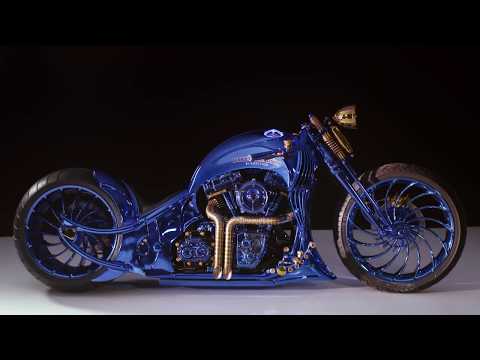 @BUCHERER : BLUE EDITION: Harley-Davidson ••• EN BLEU, À LA MAIN ET EN LIBERTÉ