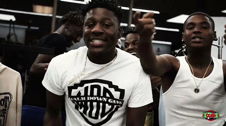 WdglilCam & BabyAk - Curious George [Shot by: Dcas...