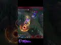 ¡ME ESCONDO EN LA HIERBA Y GANO EL 1V2! 🌿 Mel Outplay #shorts