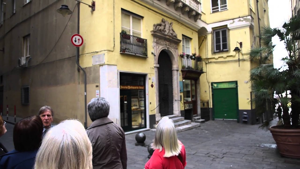 Tra i caruggi di Genova con Francesco Macrì Piazza De Marini YouTube