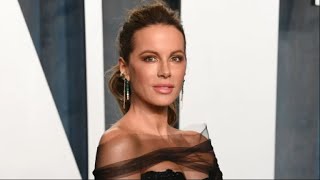 Kate Beckinsale 49 Celebrates International Cat Day In A Bikini With Her Pet Persian