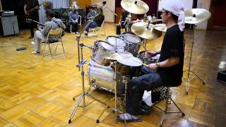 Besame Mucho  "Leon Taylor"(The Ventures) Drum Cover chords