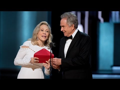 Video: Warren Beatty Och Faye Dunaway Gör Ett Misstag I Oscar För Bästa Film