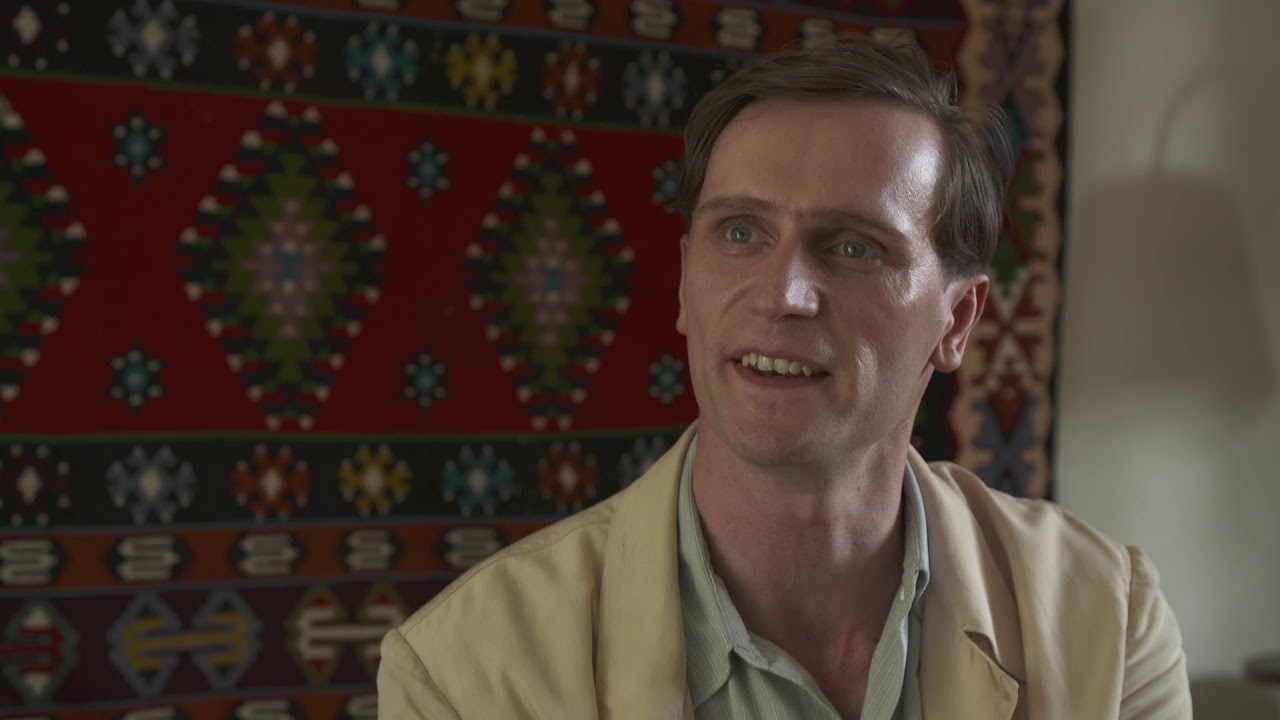 Lotte am Bauhaus: Ulrich Brandhoff über seine Rolle "Juppi Albers" // UFA FICTION