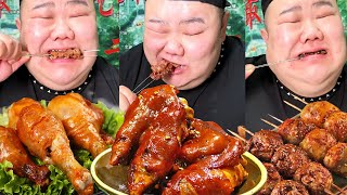 Spend 100 yuan to challenge Harbin charcoal barbecue! Roasted pig's feet are full of oil and spicy